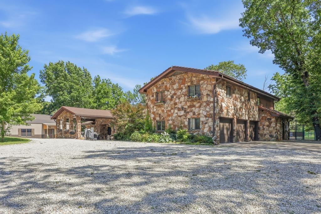 4585 Esquire Lane — photo 45