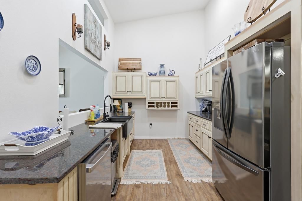 4585 Esquire Lane — photo 9