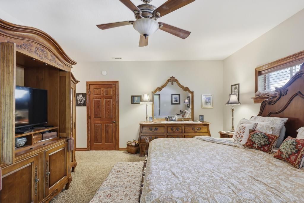 4585 Esquire Lane — photo 90