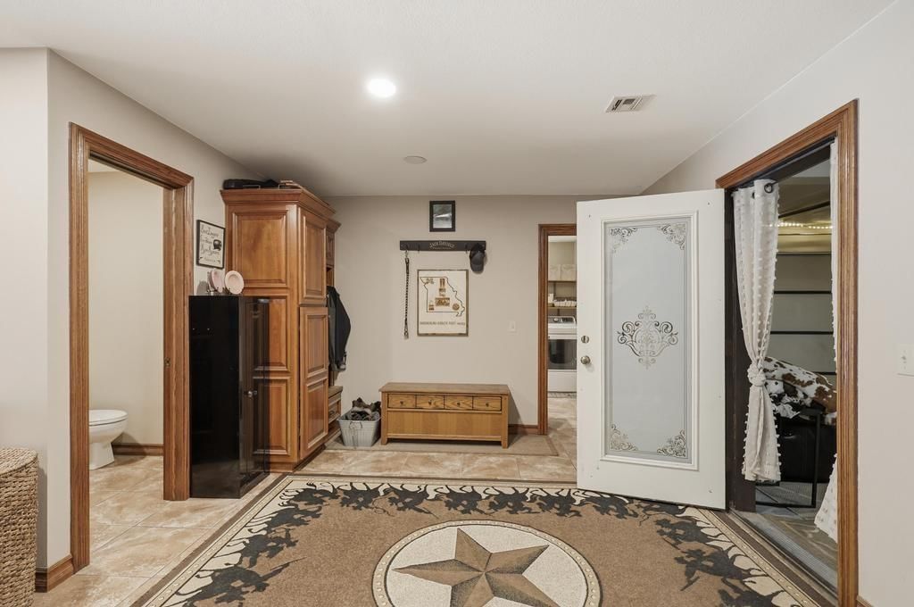 4585 Esquire Lane — photo 92