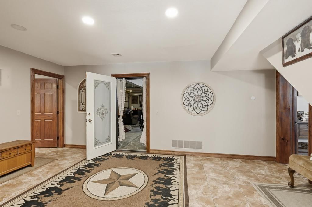 4585 Esquire Lane — photo 94