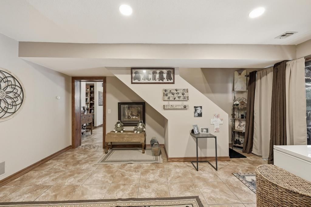4585 Esquire Lane — photo 95