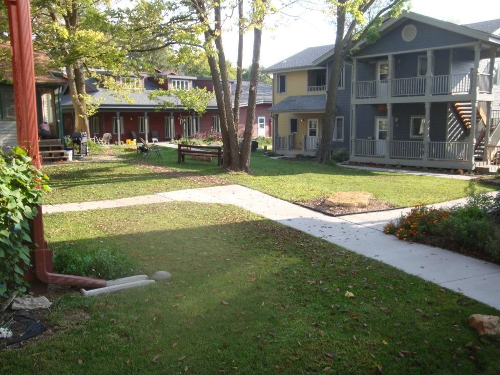 1228 Delaware Street — photo 2