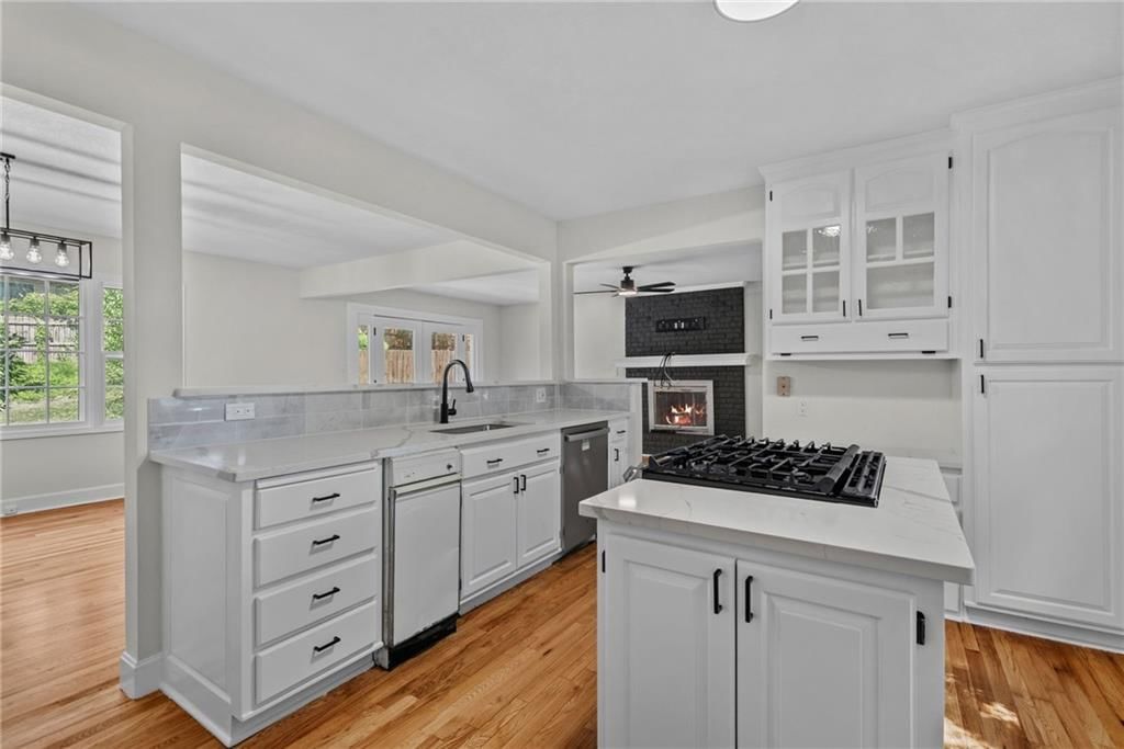 10810 Oak Street — photo 7