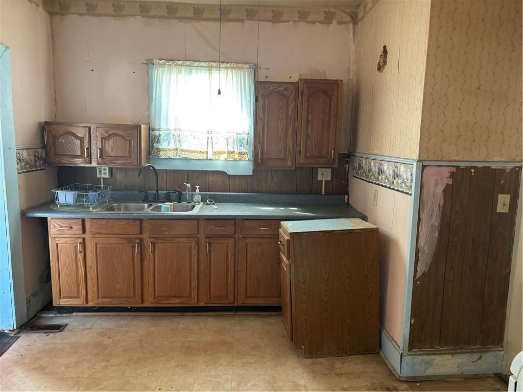 606 Harmon Street — photo 8