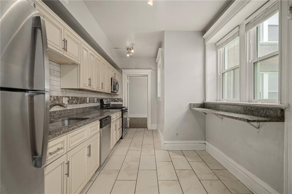 1110 E Armour Boulevard — photo 17