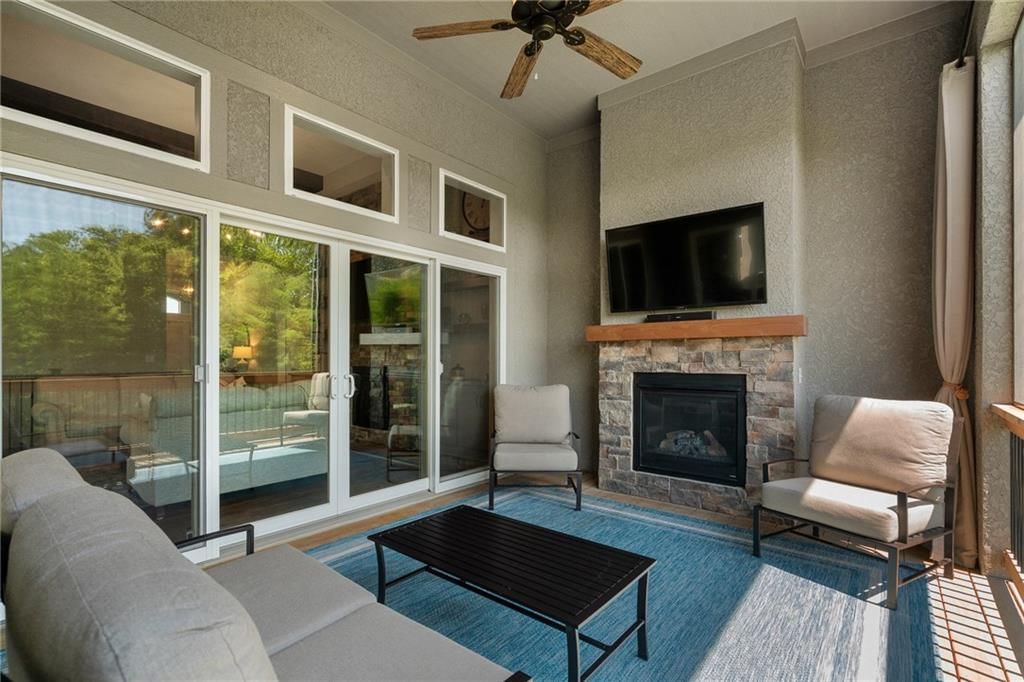 7715 N Wallace Avenue — photo 16