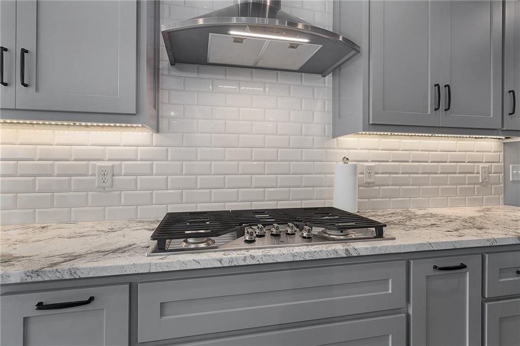 7715 N Wallace Avenue — photo 23
