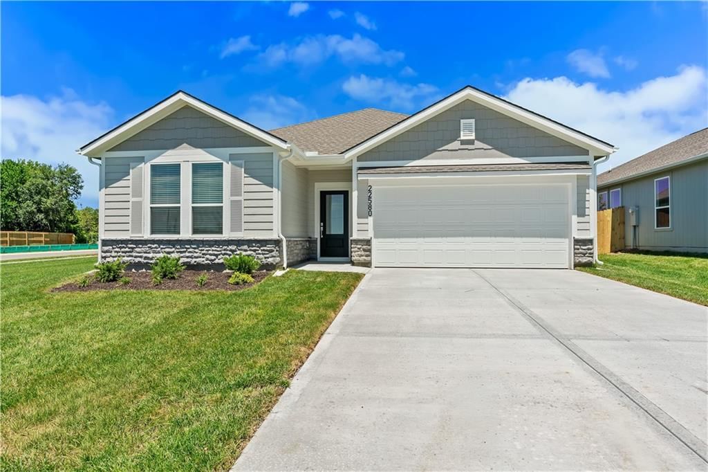 22580 W 214th Terrace, Spring Hill, KS