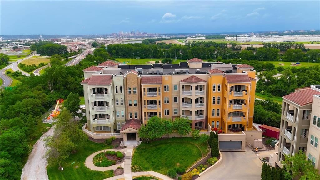 3810 N Mulberry Drive, Kansas City, MO