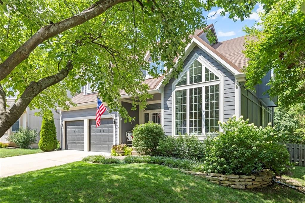 8710 W 132nd Place, Overland Park, KS