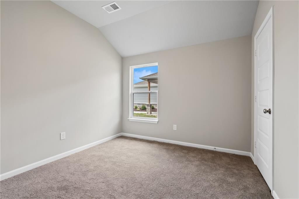 2790 Woodfield Drive — photo 24