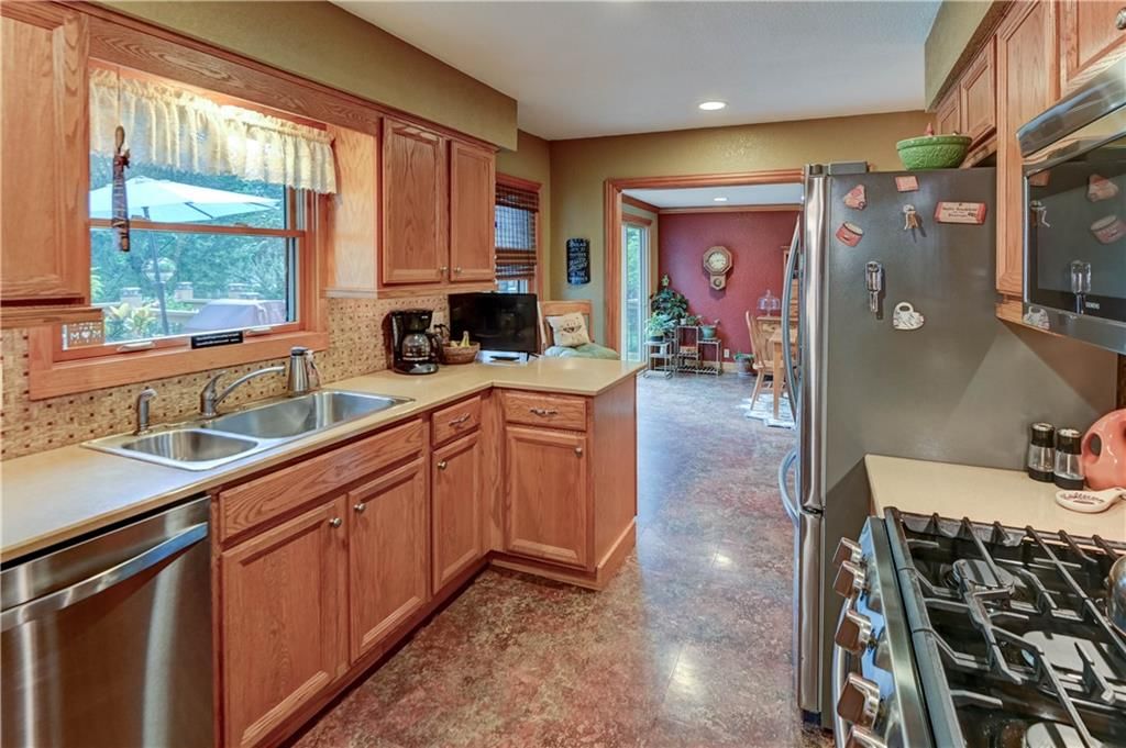 4644 Blue Ridge Boulevard — photo 11
