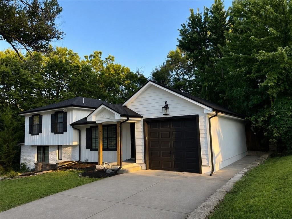 6105 E 96th Terrace, Kansas City, MO
