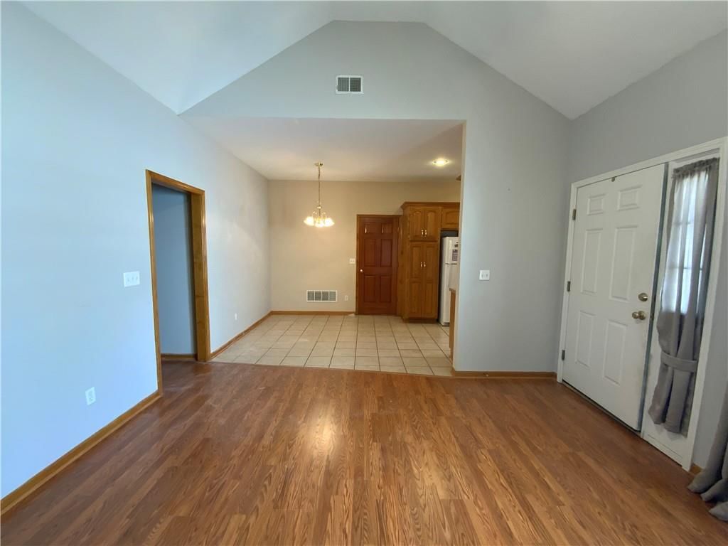8320 Waverly Avenue — photo 4