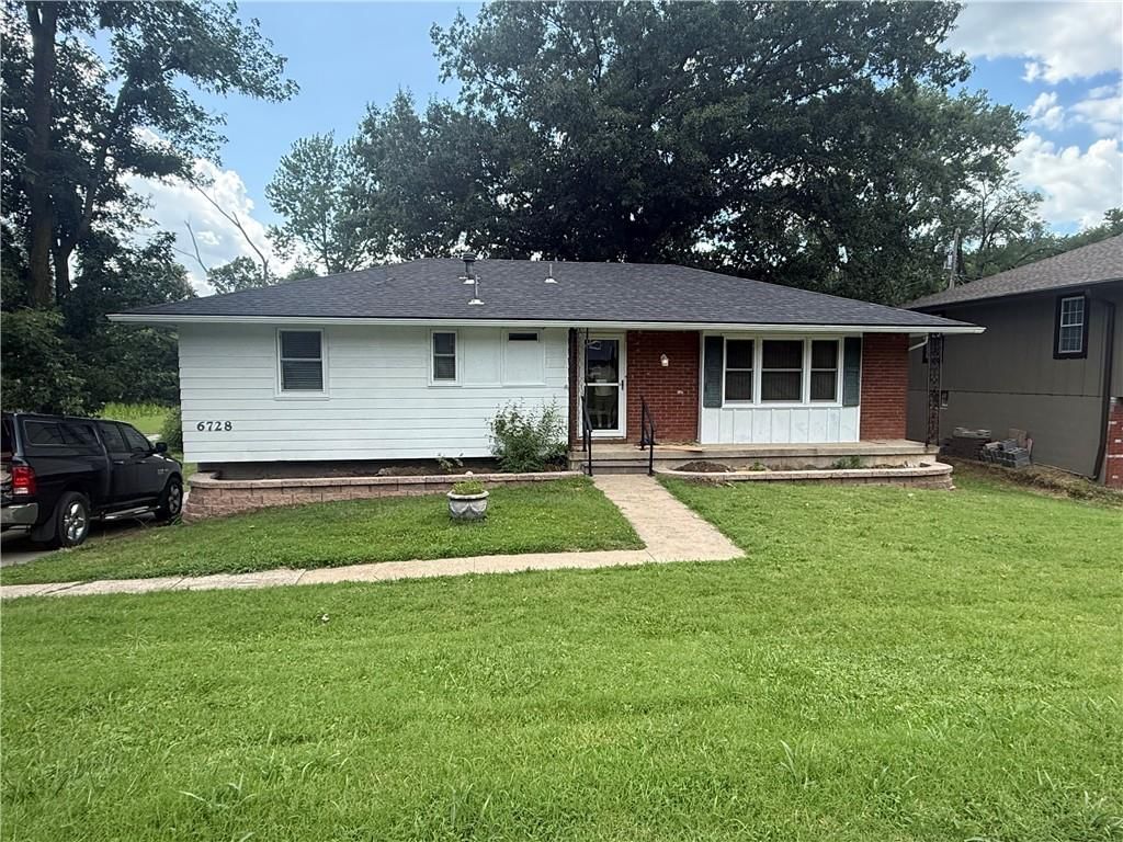 6728 Manchester Avenue, Kansas City, MO