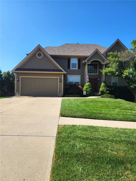 713 Rock Creek Drive, Lansing, KS