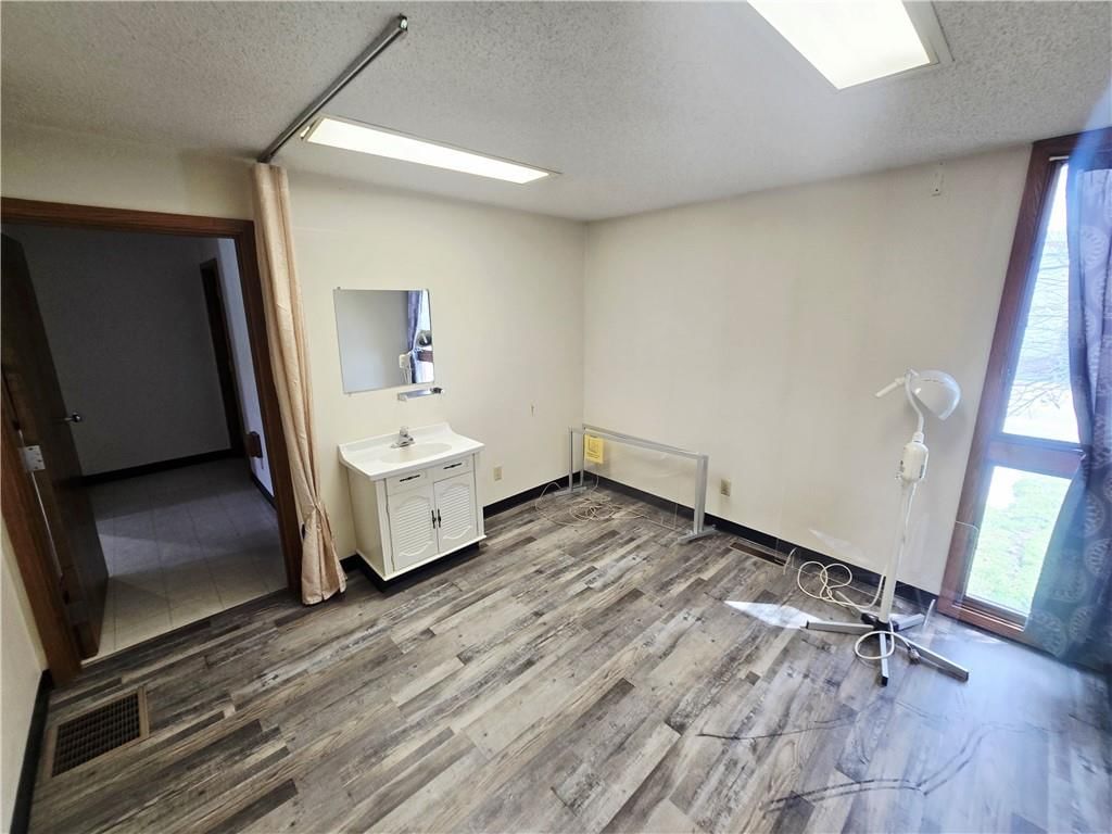 421 Main Street — photo 5