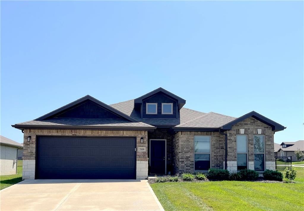 7559 Arapahoe Drive, Shawnee, KS