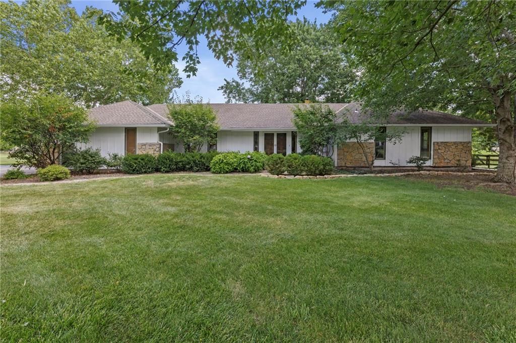 15005 S Rosehill Road, Overland Park, KS
