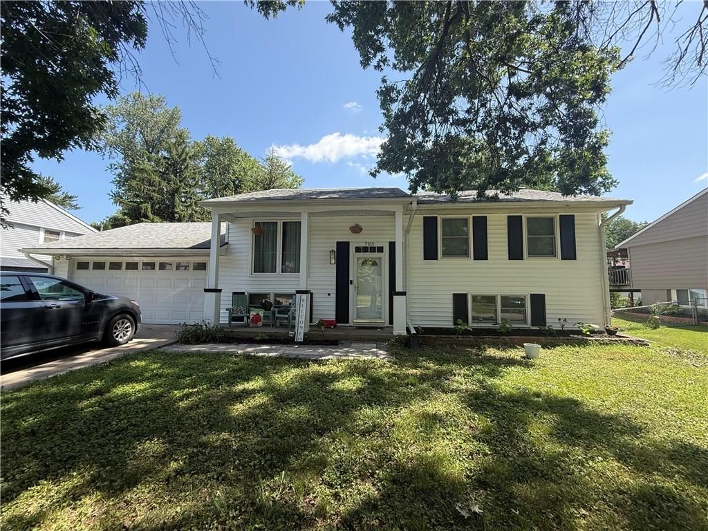703 N Seminole Drive — photo 1
