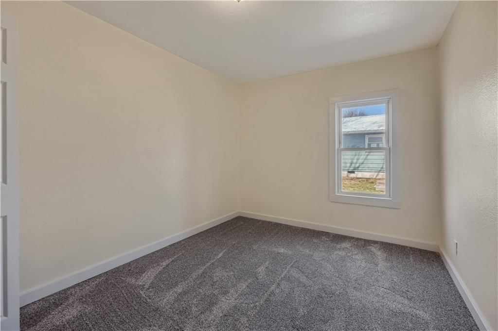304 S Chestnut Street — photo 23
