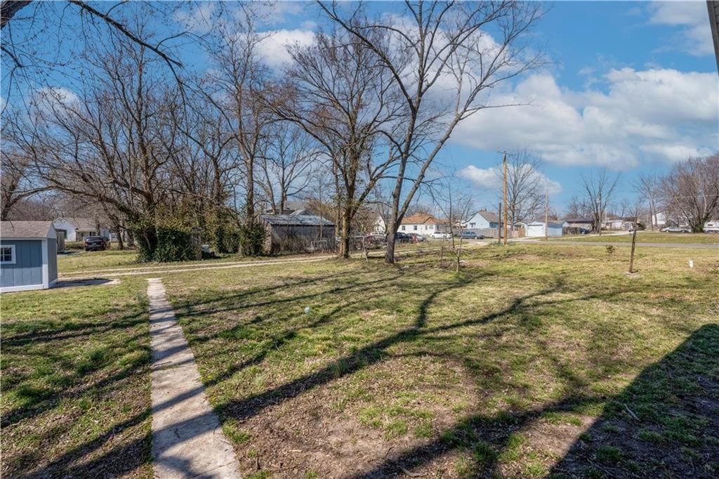 304 S Chestnut Street — photo 50