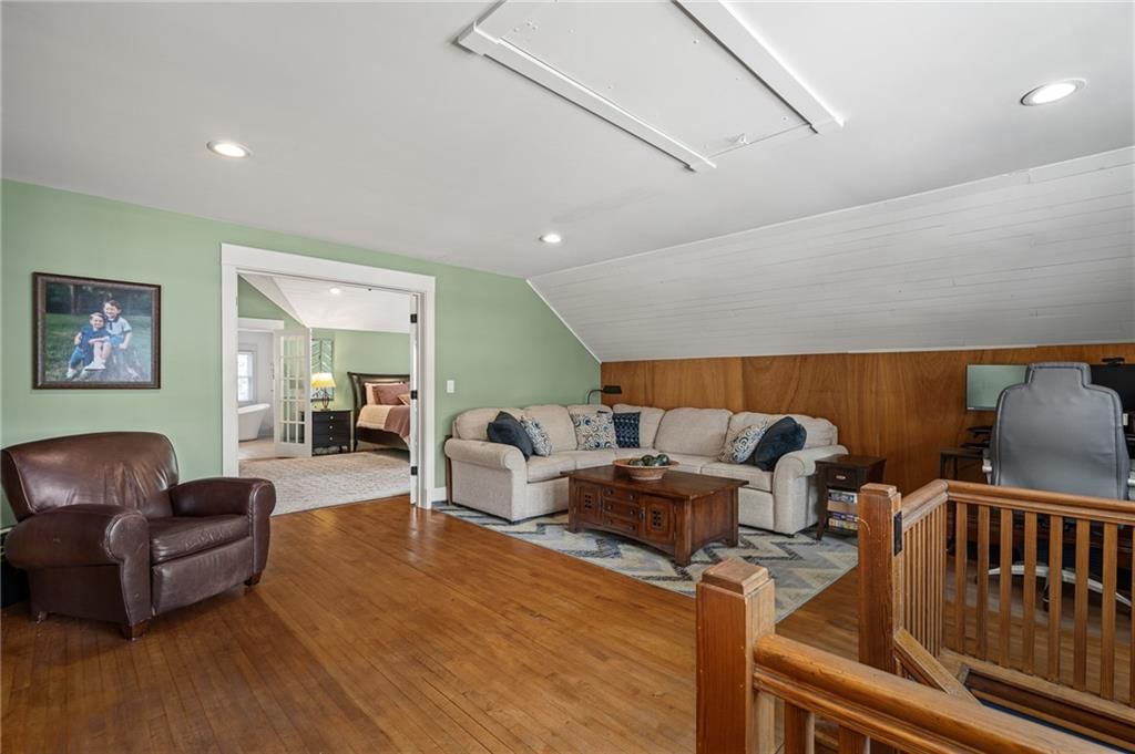 949 W 33RD Terrace — photo 39
