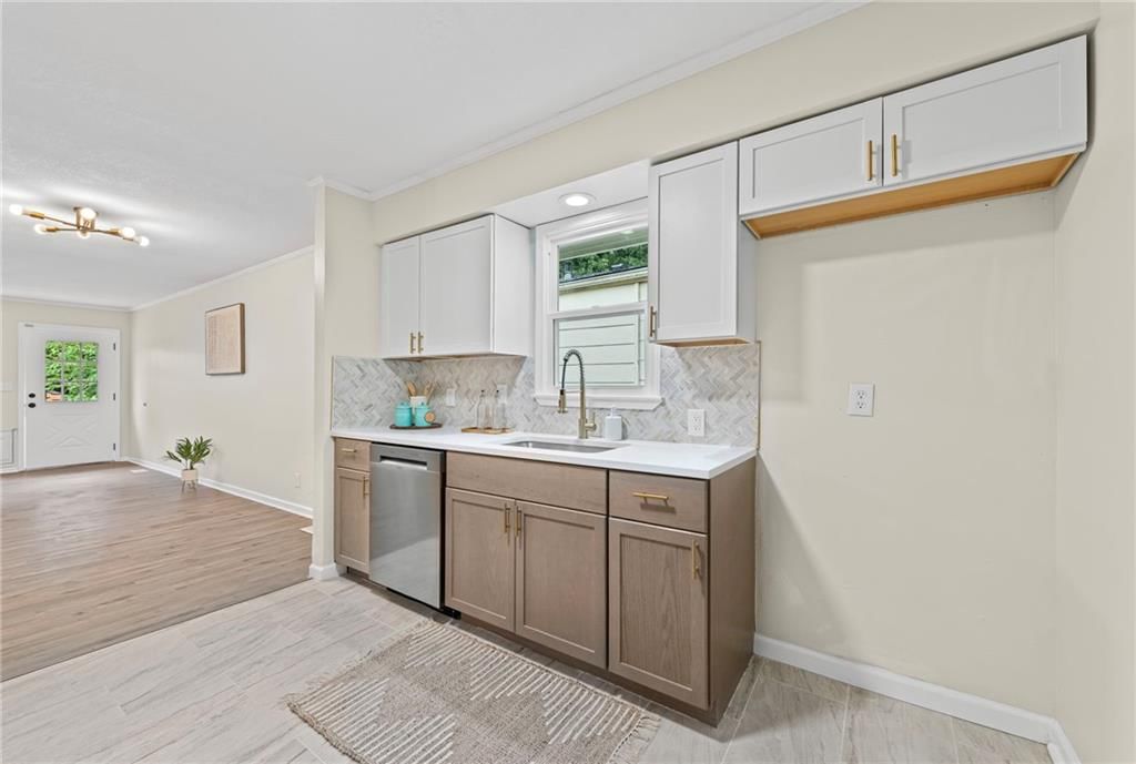 4504 Wood Avenue — photo 9