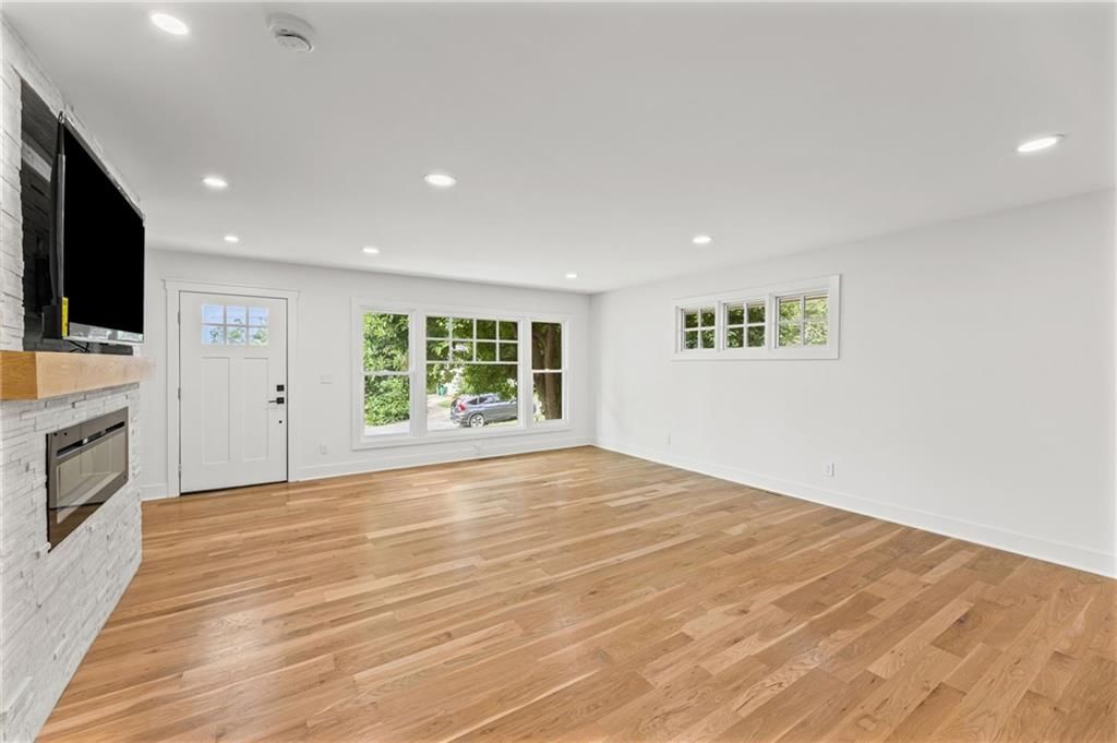 5657 W 50th Street — photo 10
