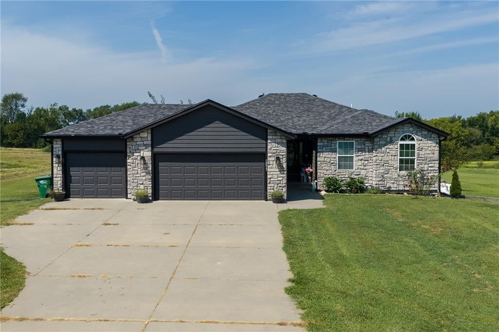 10037 Greenview Drive — photo 21