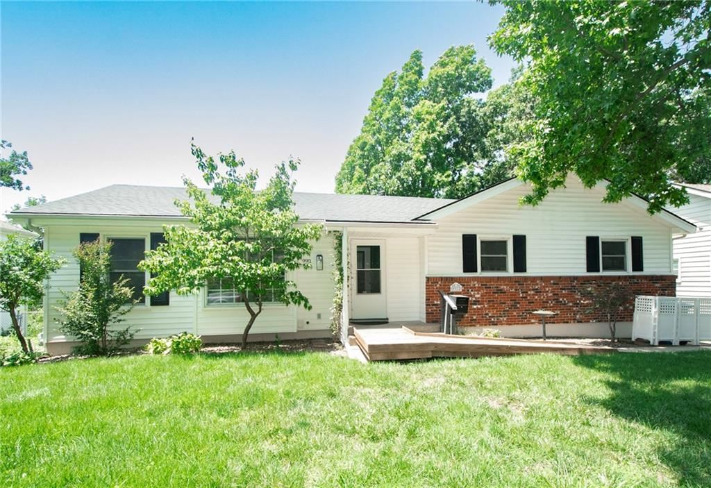 9912 Oakridge Drive, Overland Park, KS