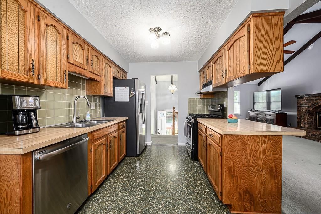 313 Killarney Lane — photo 4