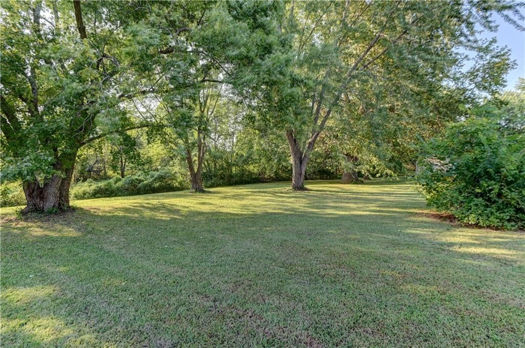 188 SE Everett Lane — photo 27