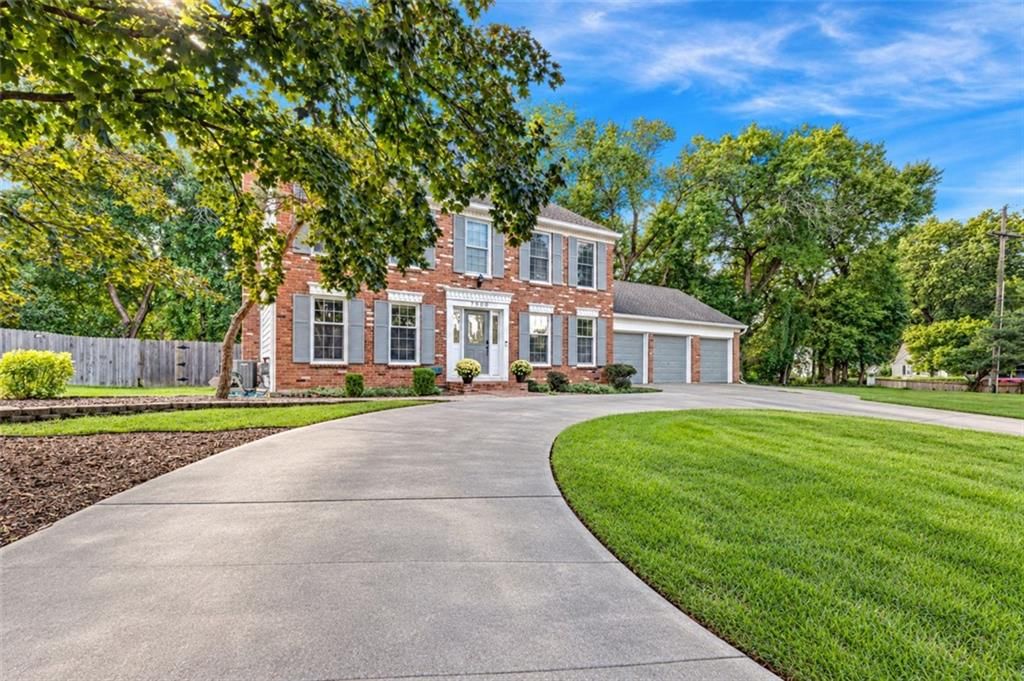 7900 Sagamore Road, Leawood, KS
