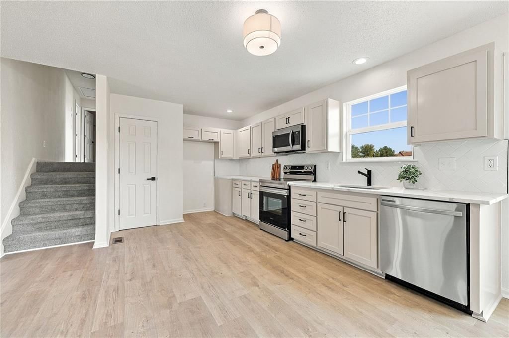 405 Birch Street — photo 14