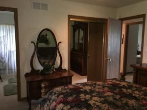 1214 S LAURA Circle — photo 14