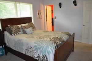 1714 VILLAGE O Drive — photo 12