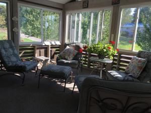 1050 S DUNN Street — photo 9