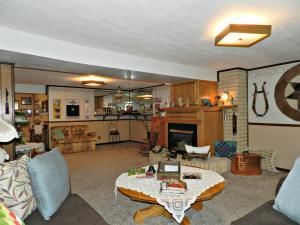 1320 E CRESTVIEW Drive — photo 14
