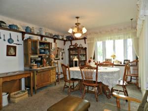 1320 E CRESTVIEW Drive — photo 5