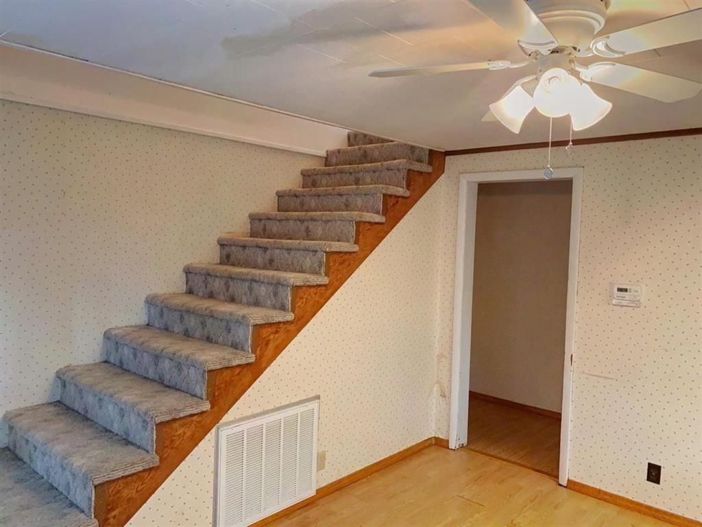 821 W 4th Street — photo 11