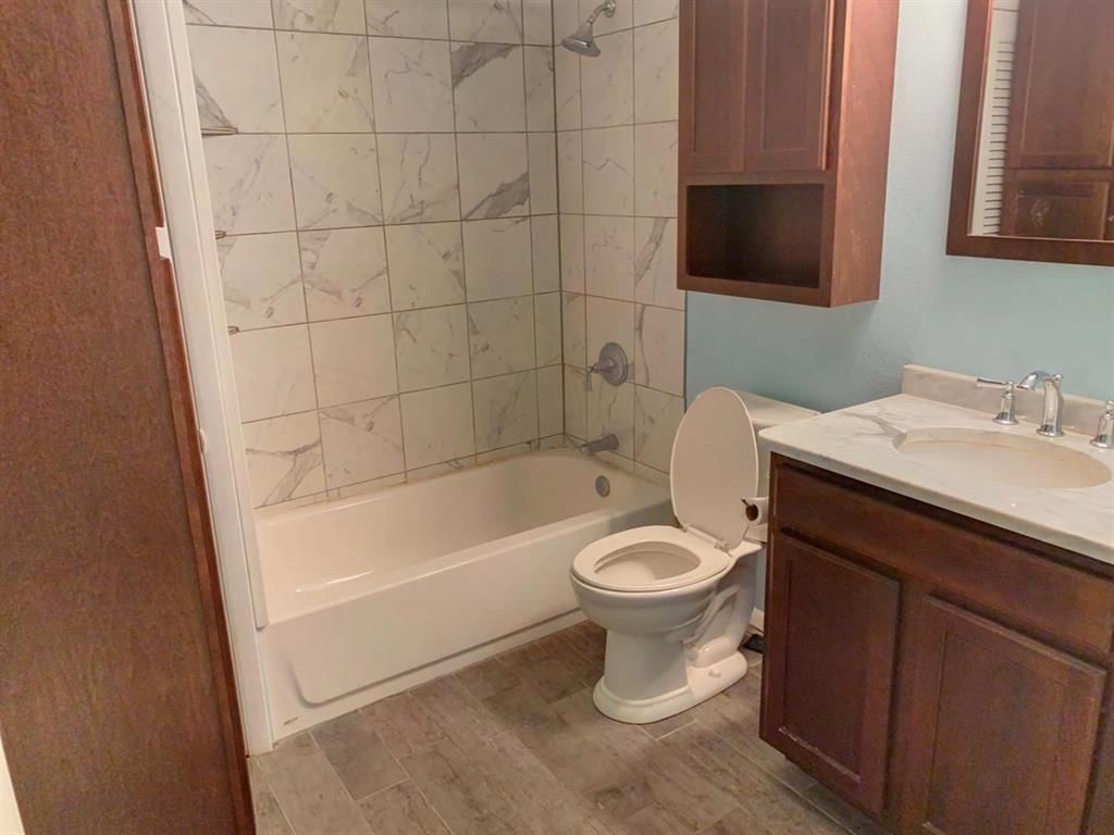 821 W 4th Street — photo 12