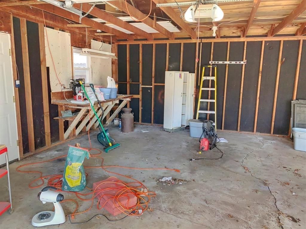 821 W 4th Street — photo 14