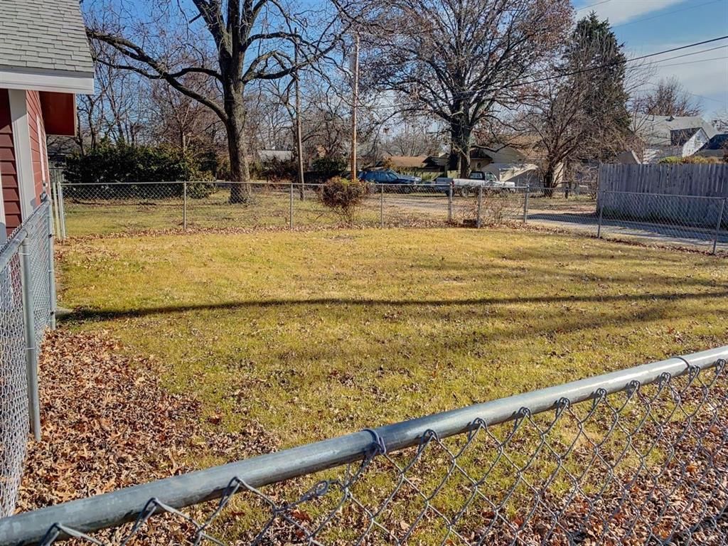 821 W 4th Street — photo 21