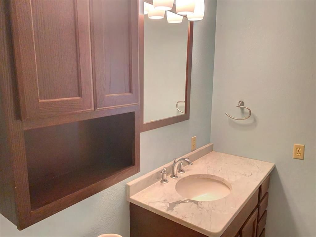 821 W 4th Street — photo 23