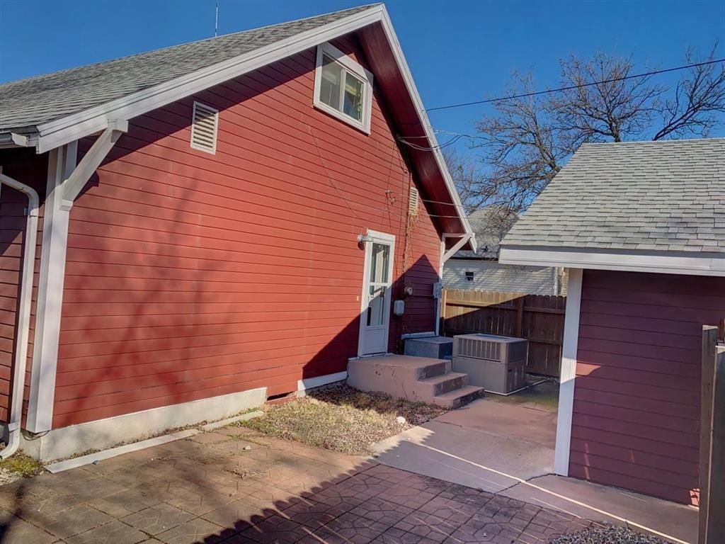 821 W 4th Street — photo 5