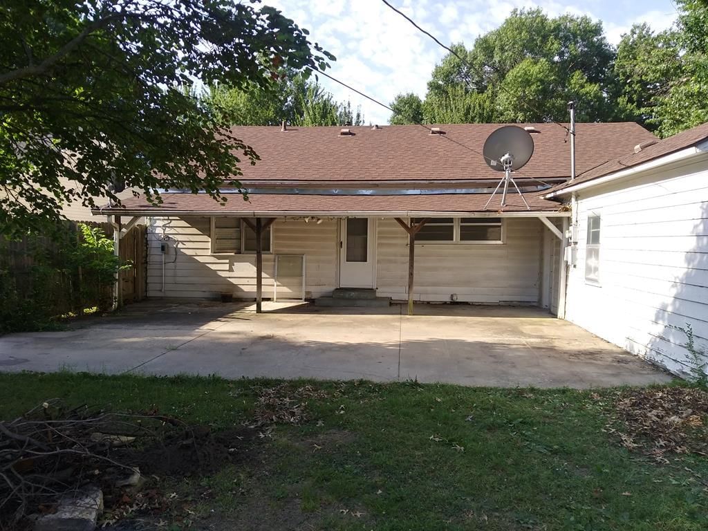 1104 W 5th Street — photo 21