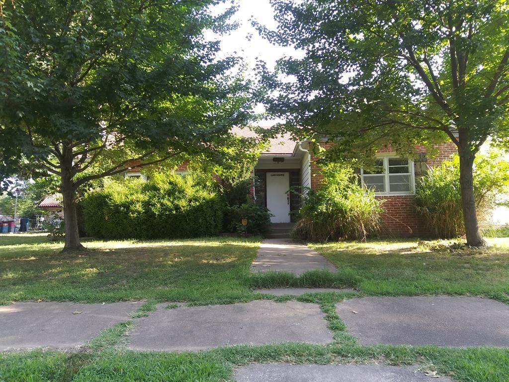 1104 W 5th Street — photo 27