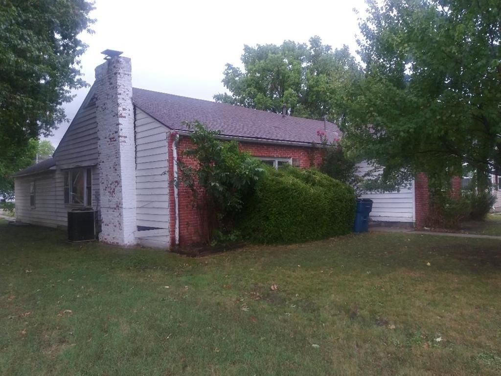 1104 W 5th Street — photo 35